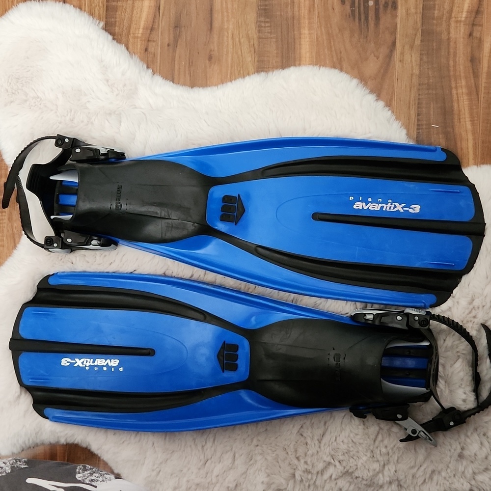 Mares EUC fins size Small